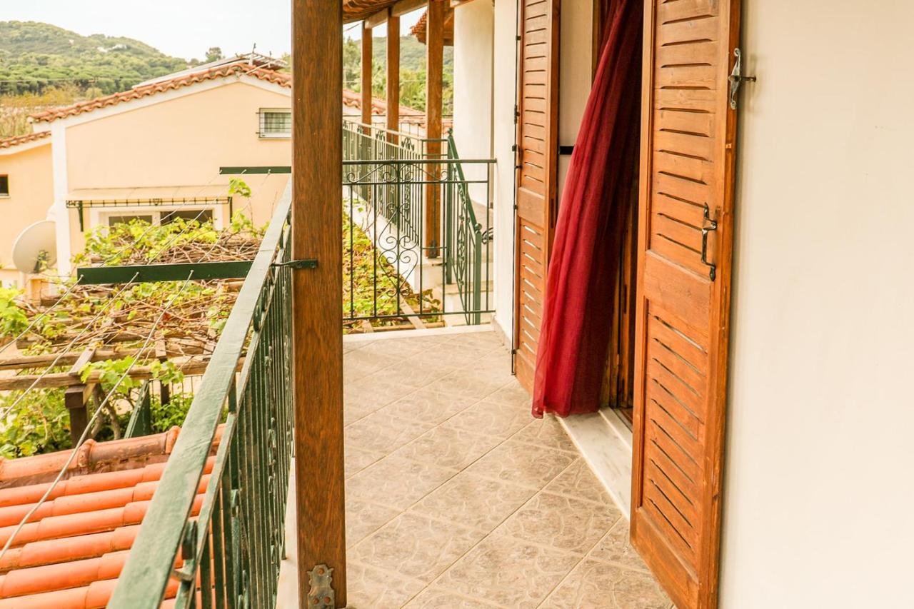 Sunset Studios & Apartments Koukounaries Ngoại thất bức ảnh