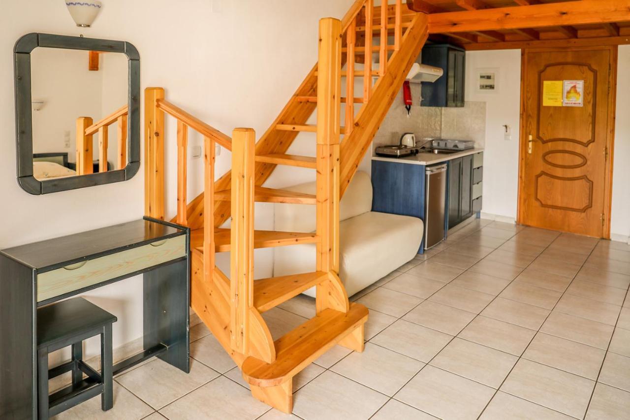 Sunset Studios & Apartments Koukounaries Ngoại thất bức ảnh