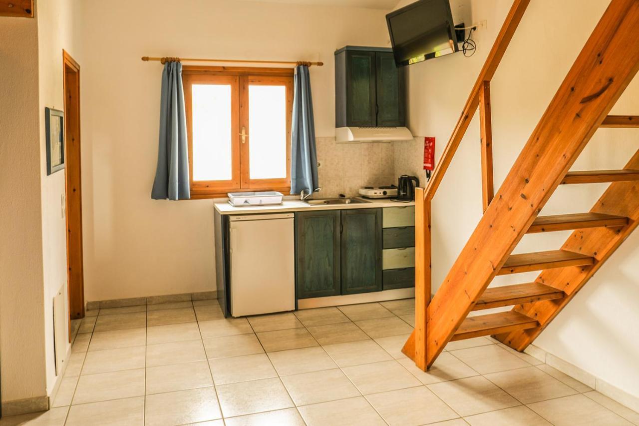 Sunset Studios & Apartments Koukounaries Ngoại thất bức ảnh
