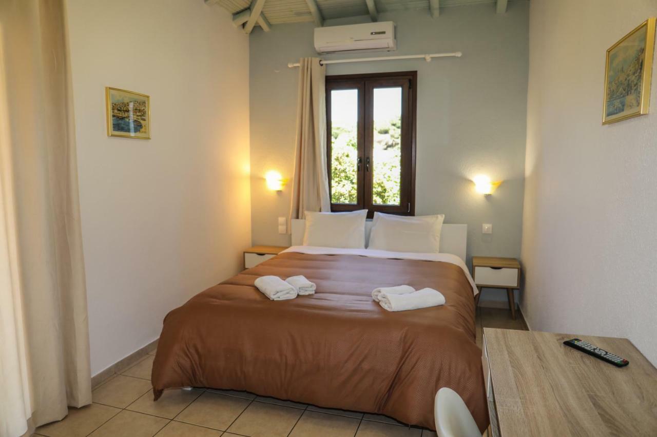 Sunset Studios & Apartments Koukounaries Ngoại thất bức ảnh